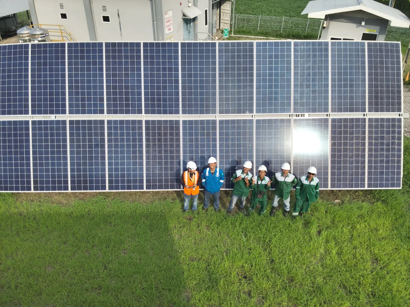 Tim KOENERGIA pemasangan panel surya